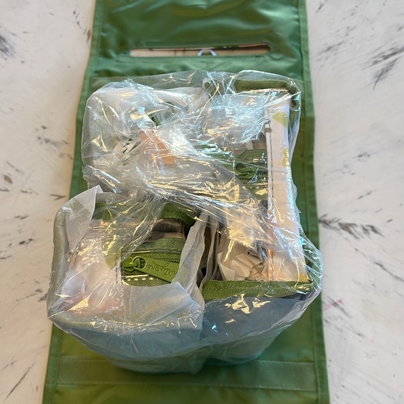 Thirty-One NWT Roll Call Organizer in Morning Floral. - Picture 5 of 6